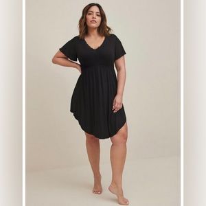 NWT TORRID Lace Trim Sleep Dress - Super
Soft Black. Size 3X